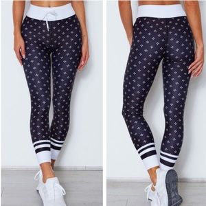 SD White Jasmine Leggings in Midnight Clover Print
